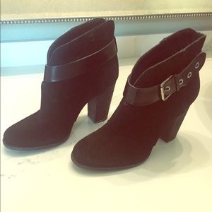 Booties/ankle boots